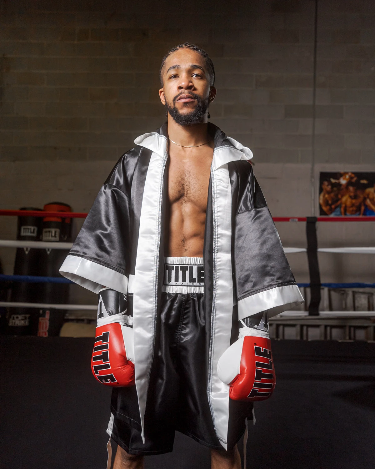 TITLE Boxing Fingertip Robe 5 TITLE Boxing Fingertip Robe - Image 3