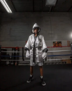 TITLE Boxing Fingertip Robe 33 TITLE Boxing Fingertip Robe -Boxing Shop TSRFWHBK 1