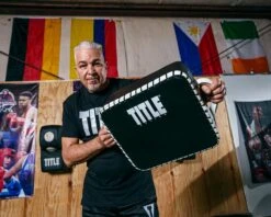 TITLE Boxing Square Punch & Kick Shield -Boxing Shop pshsq bk wh 1