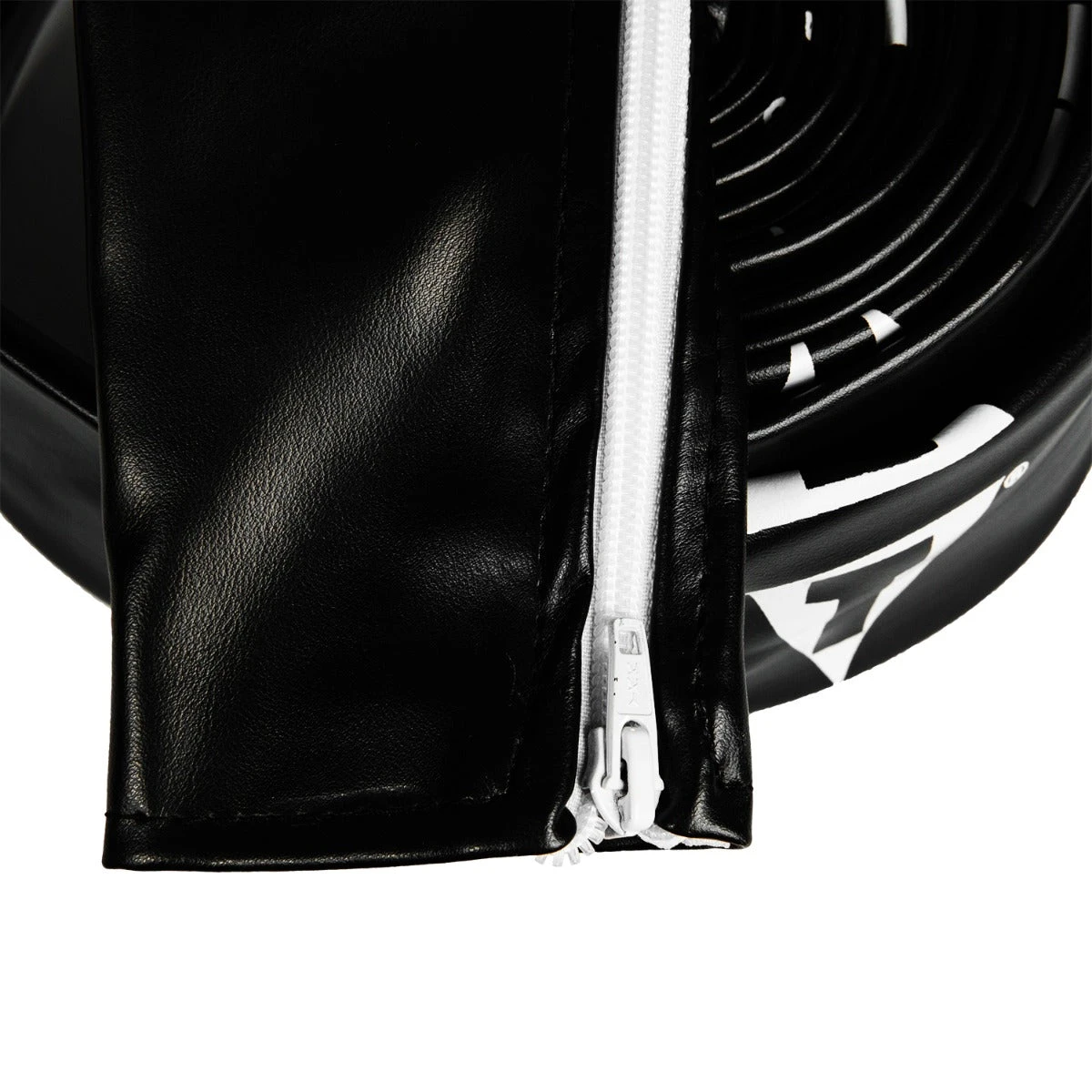 TITLE Boxing Pro Vinyl Zippered Rope Covers 6 TITLE Boxing Pro Vinyl Zippered Rope Covers - Image 4