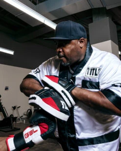 TITLE Boxing Aerovent Excel Incredi-Mitts 2.0 21 TITLE Boxing Aerovent Excel Incredi-Mitts 2.0 -Boxing Shop taepm2 bk rd wh 1